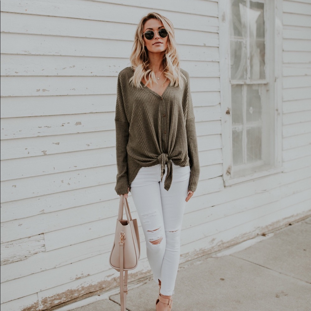 >>LAST<< Eve Button Down Thermal - Olive - Picture 3 of 5